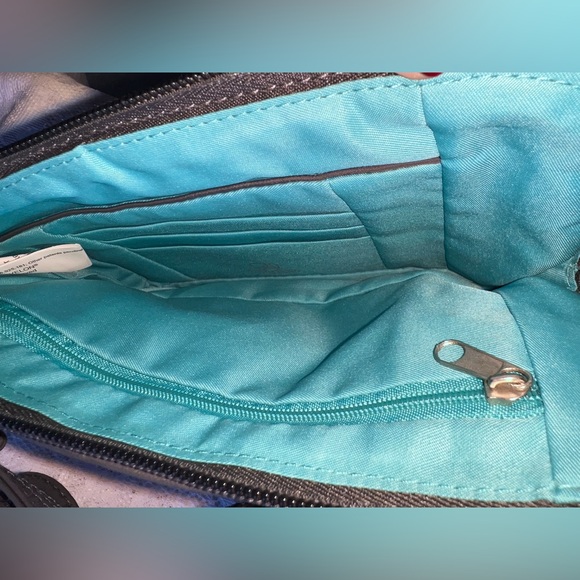 Travelon® Anti-Theft RFID Crossbody bag - Picture 2 of 4